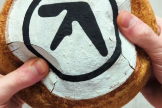 This Artist Somehow Turned a Loaf of Bread Into the Artwork of Aphex Twin’s Debut Album