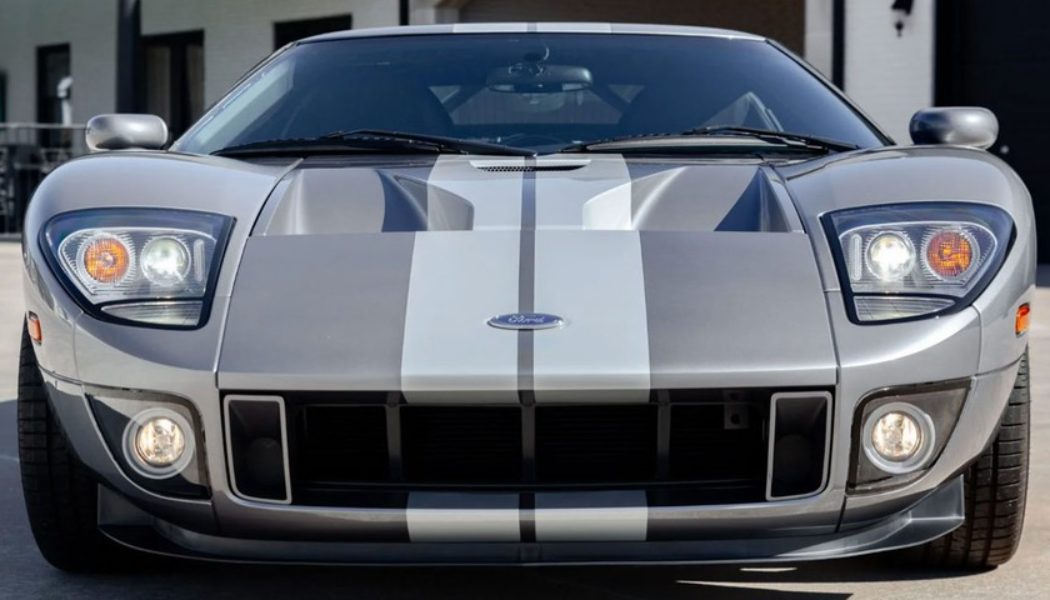 A 2006 Ford GT Is Up for Auction With an Over $500K USD Bid