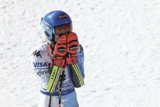 American skier Shiffrin wins gold in giant slalom at worlds - The Associated Press - en Español