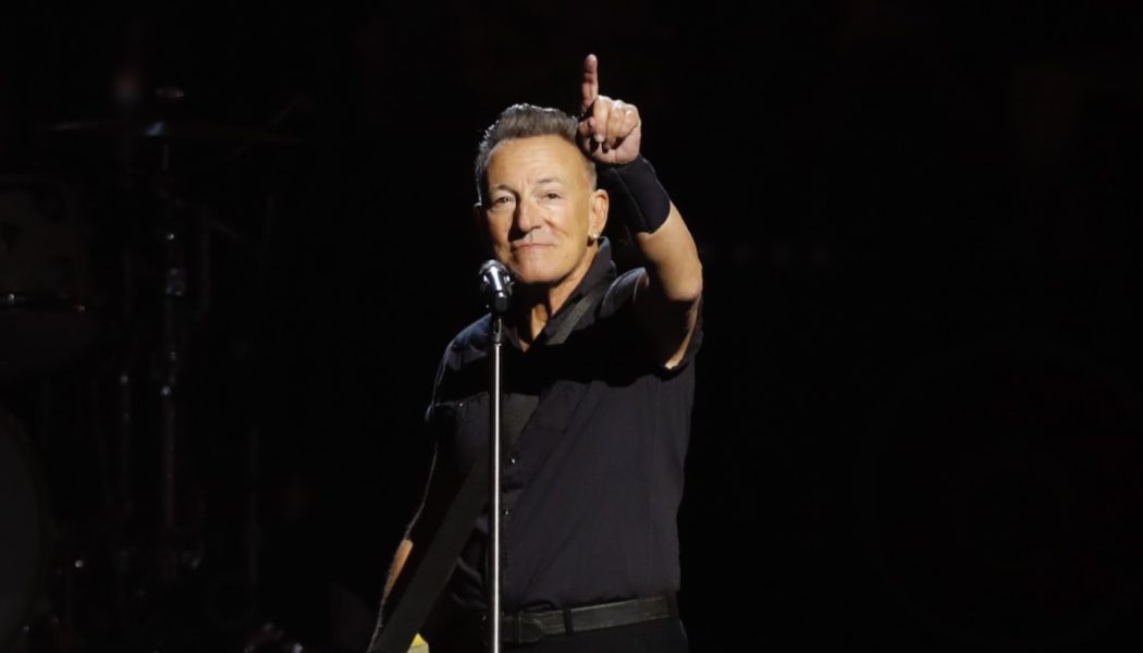 Bruce Springsteen and the E Street Band Kick Off First Tour in Six Years: Video + Setlist