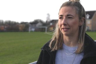 Lack of period facilities 'could put women off sport' - BBC
