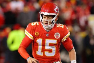 NFL coach says Patrick Mahomes 'flopped' on late hit that set up game-winning field goal - Fox News