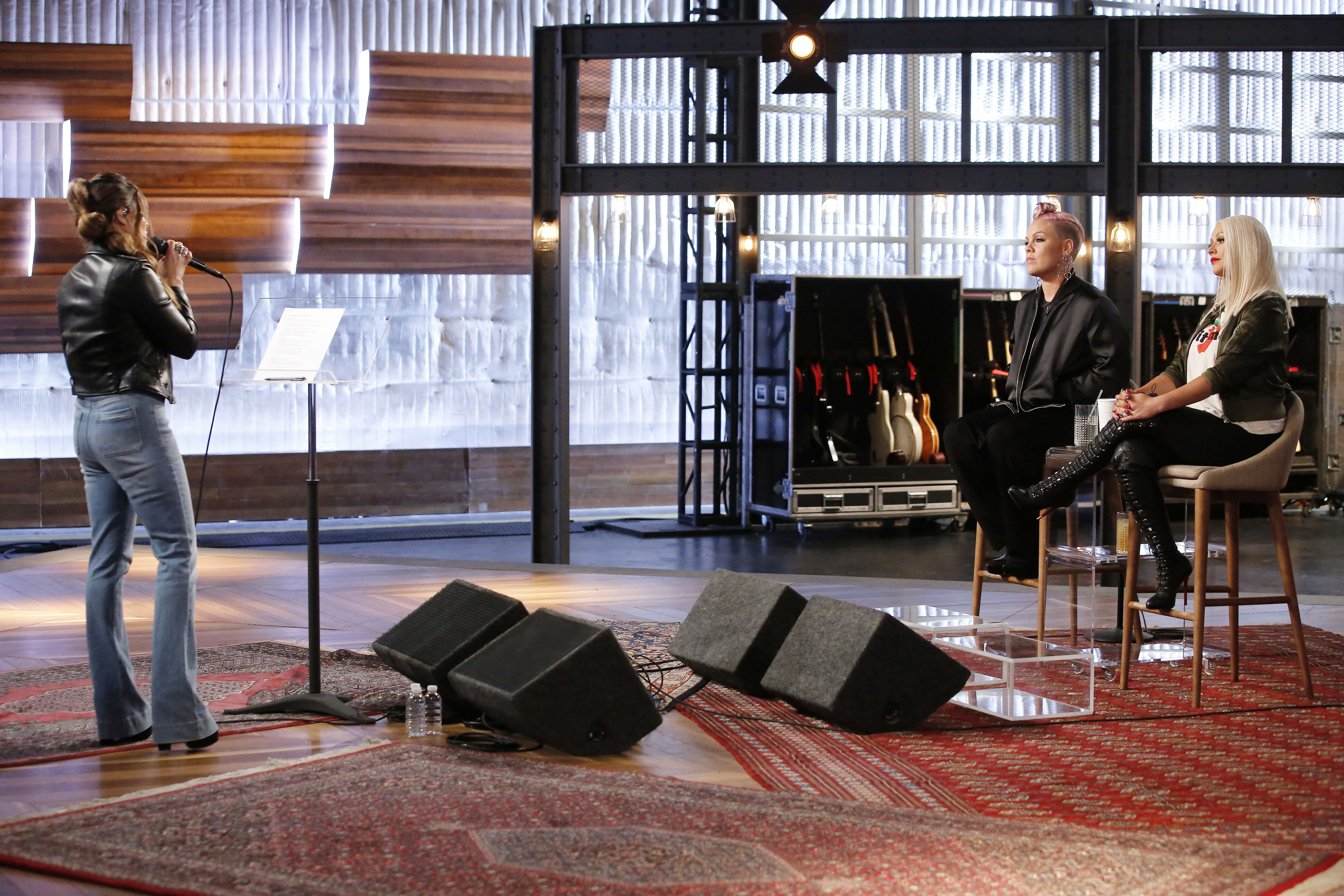 A photo of Pink and Christina Aguilera