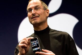 Unopened First Generation Apple iPhone Sells for $63,356 USD at Auction