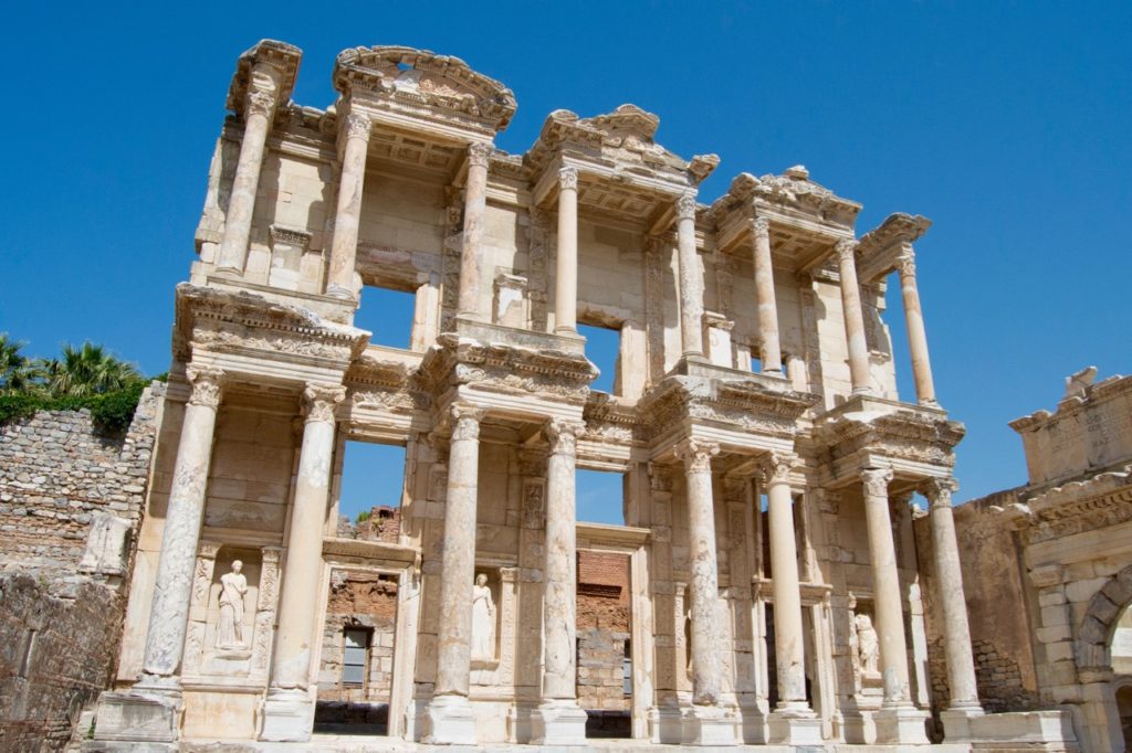 An empty site – one of our tips for visiting Ephesus