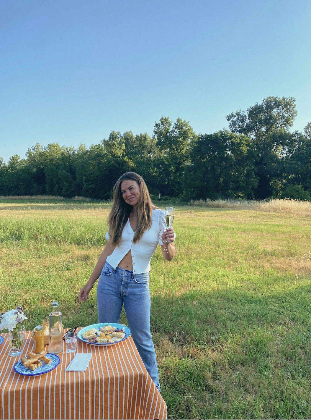 Hannah Brown - Travel Diary - Picnic in Tuscany 