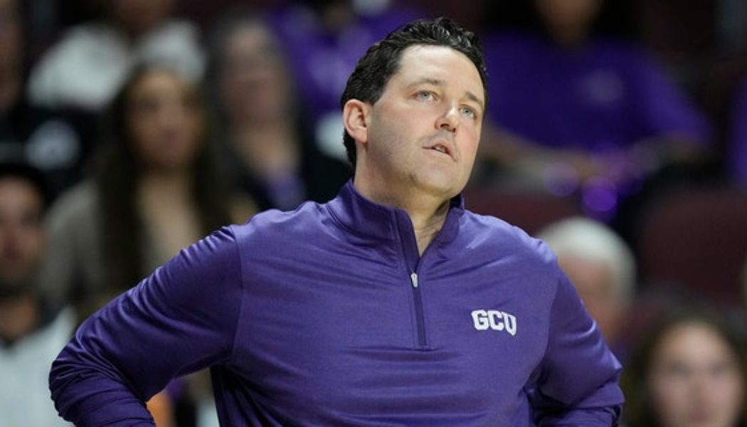 Baylor’s Scott Drew helps brother’s Grand Canyon team after arriving to NCAA Tournament without equipment - Fox News