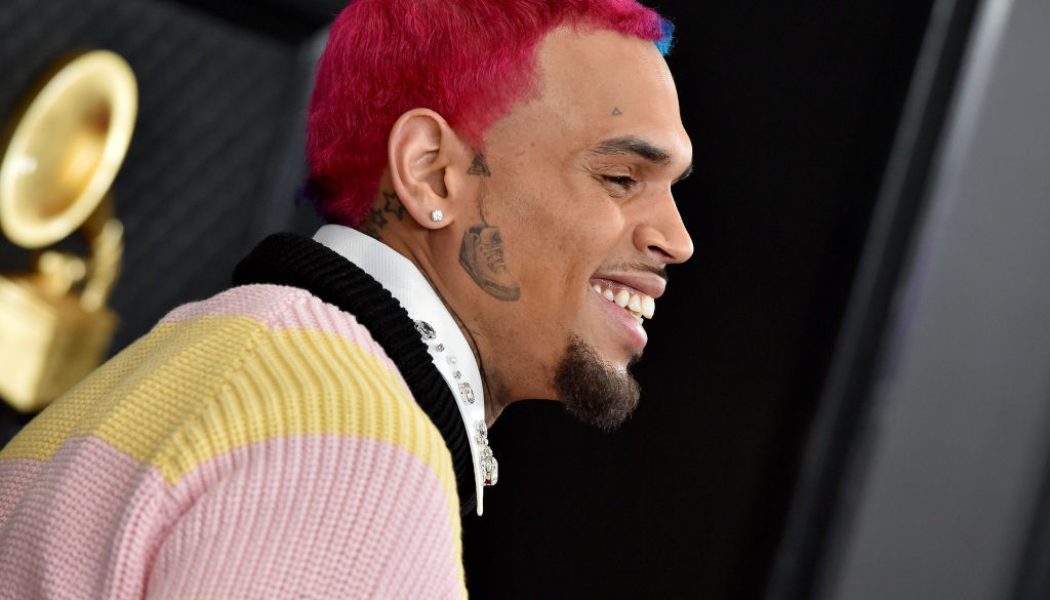 Chris Brown Throws Fan’s Phone Into The Crowd For Filming While On Stage