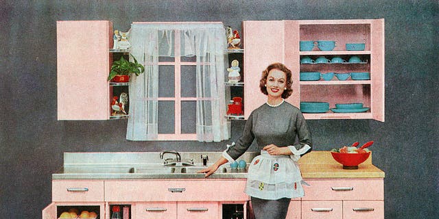 Tradwives who post lifestyle content on TikTok are often seen wearing dresses. But one former tradwife told Fox News Digital why she's no longer wearing dresses these days.