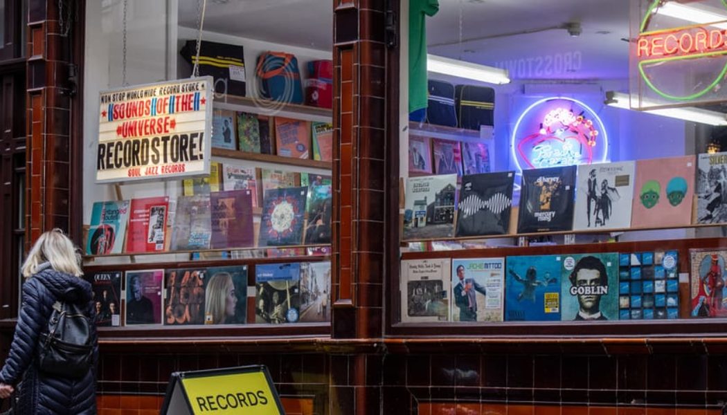 Vinyl Records Outsold CDs for the First Time Since 1987