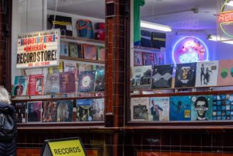 Vinyl Records Outsold CDs for the First Time Since 1987