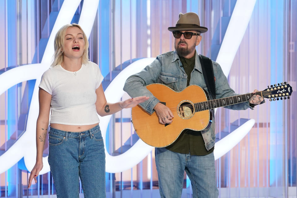 Kaya Stewart auditions for 'American Idol' with her famous, Dave tewart of Eurythmics. (Photo: ABC/Eric McCandless) 