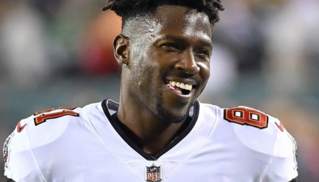 Antonio Brown ushered off arena football field by security despite ownership: 'This my field, I’m the owner' - Fox News