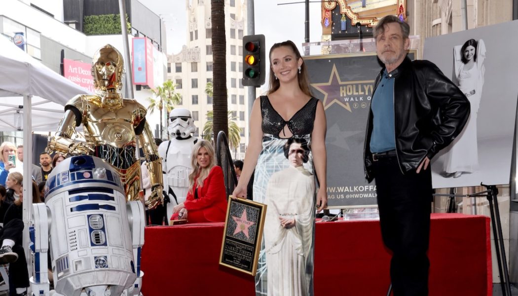 Mark Hamill Honors Carrie Fisher at Hollywood Walk of Fame Ceremony