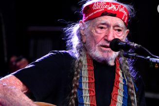 Snoop Dogg, Chris Stapleton roll up for Willie Nelson's 90th birthday concert celebration - USA TODAY