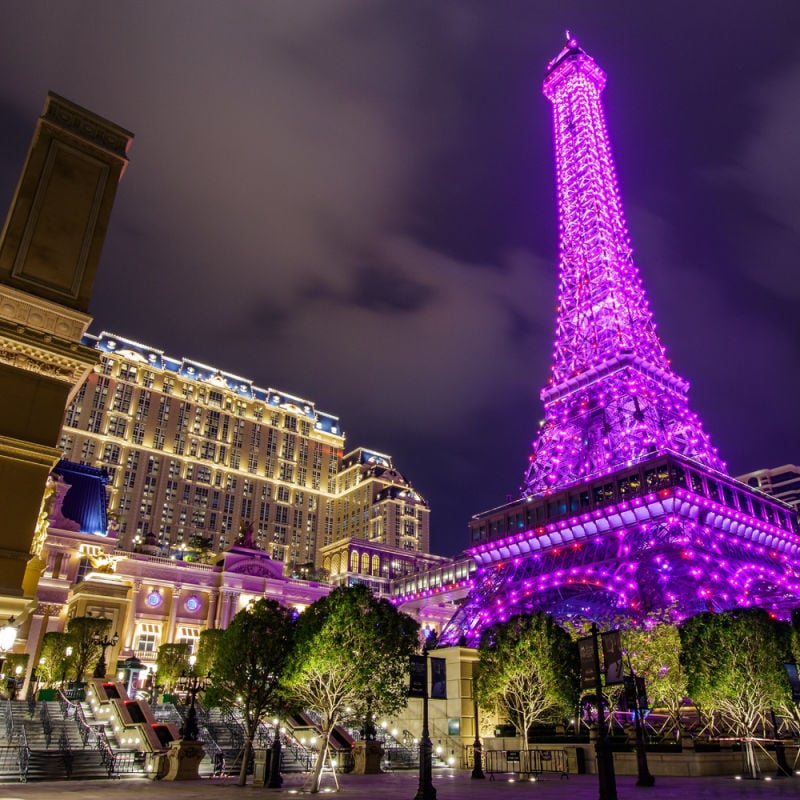 eiffel tower replica in macau