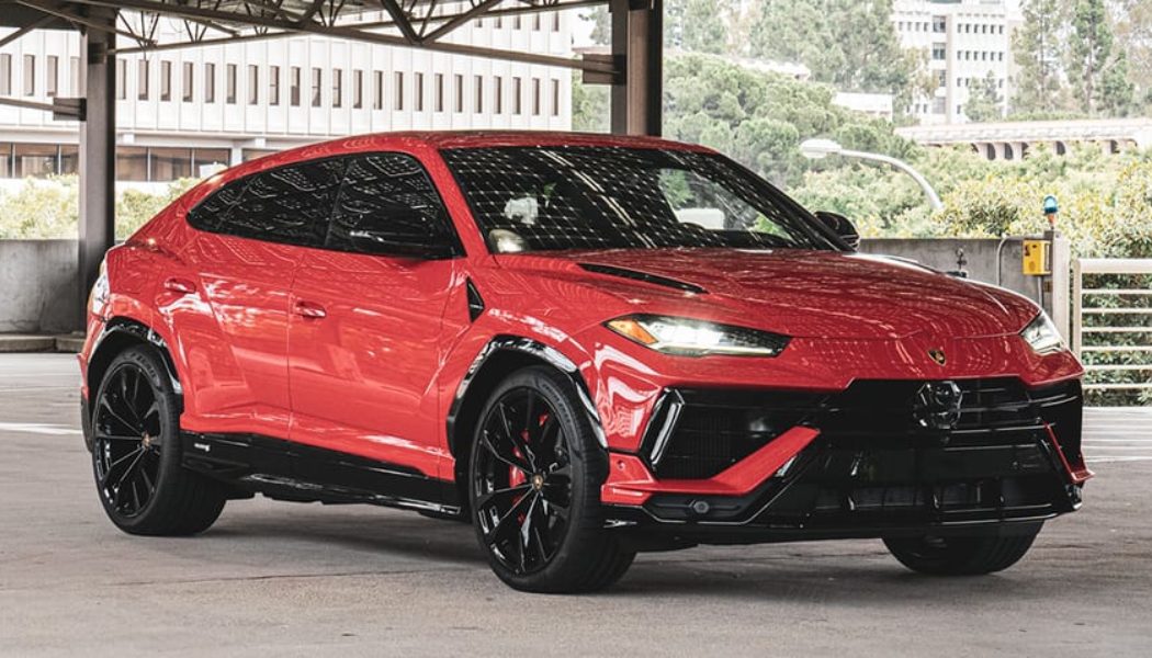 A Closer Look at the 2023 Lamborghini Urus S