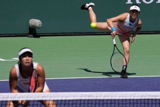 French Open doubles players forced to forfeit match after accidentally hitting ball girl in neck