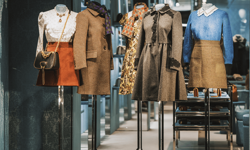 Luxury Fashion segment amounts to US$111.50bn in 2023. The market is expected to grow annually by 3.39% (CAGR 2023-2028).