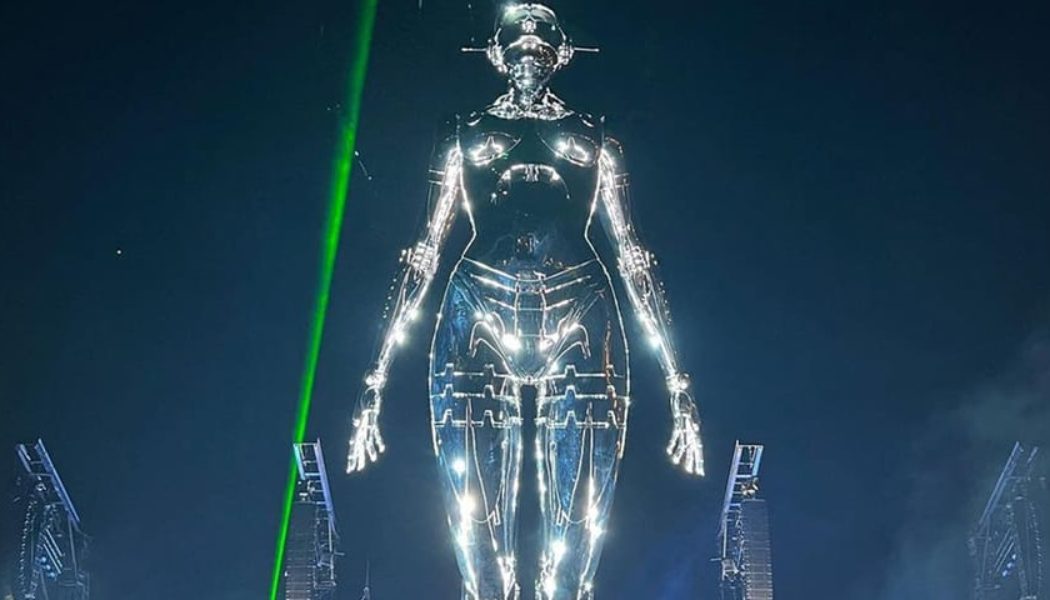 The Weeknd Previews Giant Sorayama Statue for European Tour