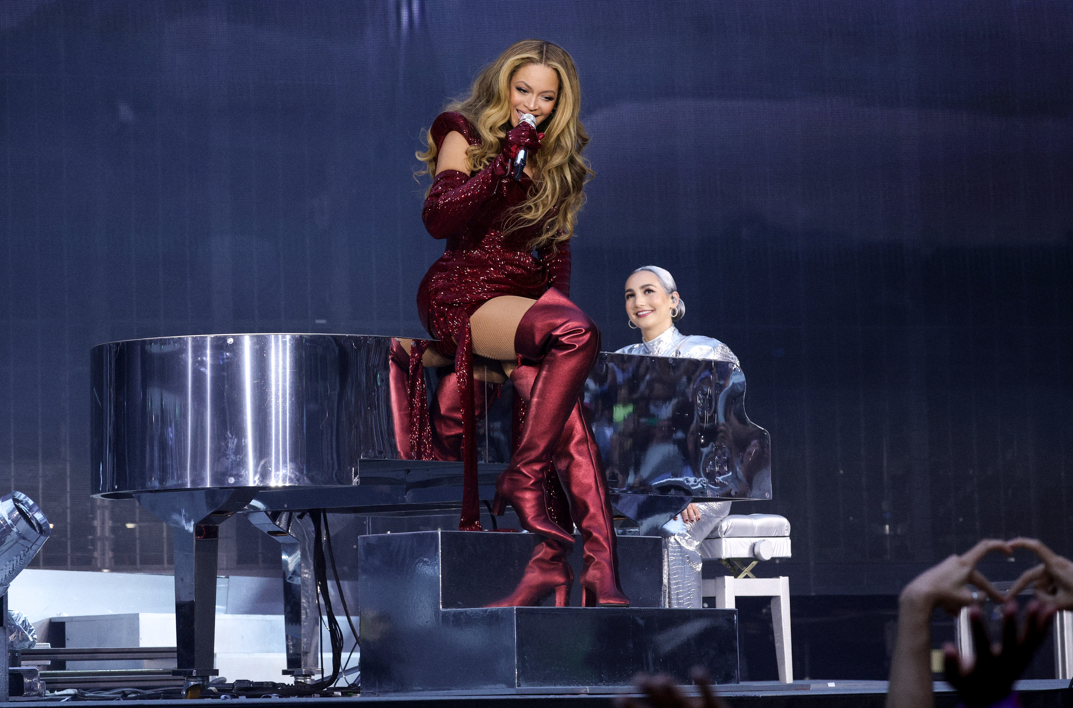 Beyoncé performing