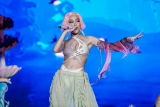 Doja Cat refuses to tell "creepy" fans she loves them: "Get a job"