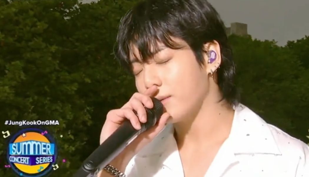 Jungkook performs "Seven" and "Euphoria" on Good Morning America