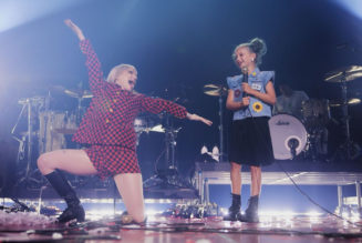 Paramore sing "Misery Business" with 9-year-old fan at Houston show: Watch