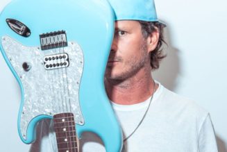Tom DeLonge Debuts Limited-Edition Fender Stratocaster Collaboration