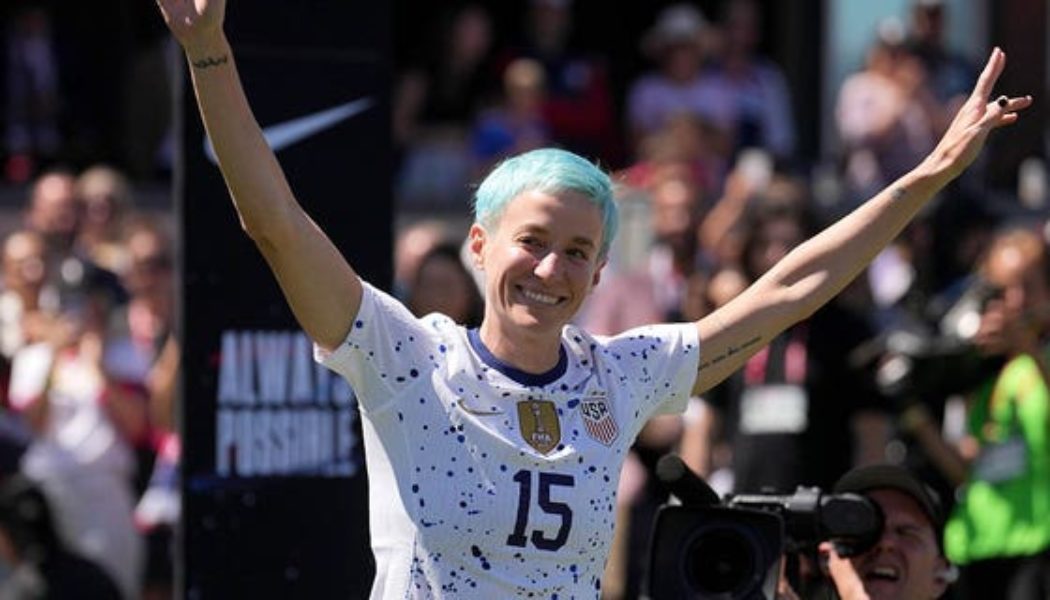 US soccer star Megan Rapinoe would support trans athlete on USWNT roster: 'I see trans women as real women'