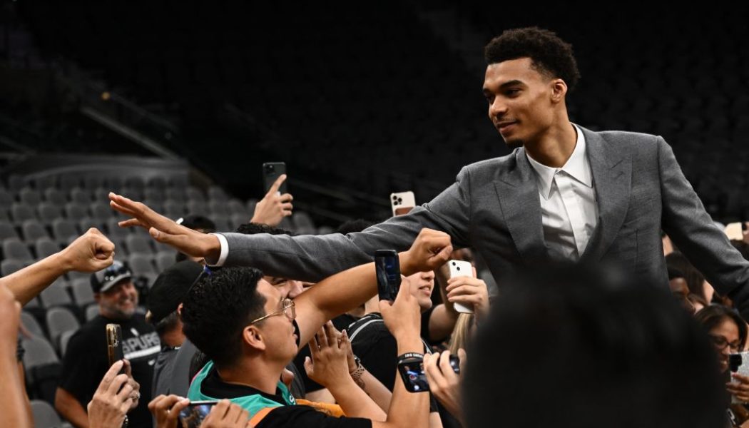 Victor Wembanyama Security Captain Smacked Britney Spears?