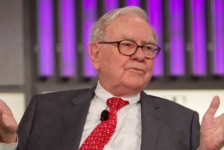 Warren Buffett's Thrifty Lifestyle Echoed By Wife Astrid Who Baulks At $4 Coffee - Berkshire Hathaway Inc. Common Stock (NYSE:BRK/A)