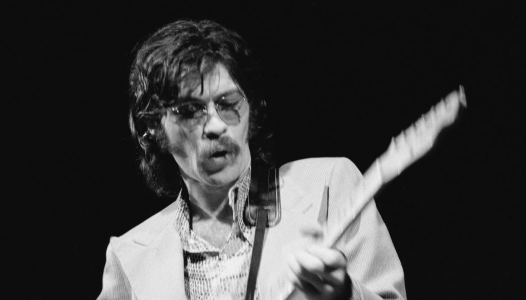 Artists react to death of Robbie Robertson