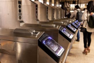 The New York subway’s ride tracker has a scary security loophole