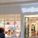 Will Vera Bradley earnings follow luxury brands to outperform?