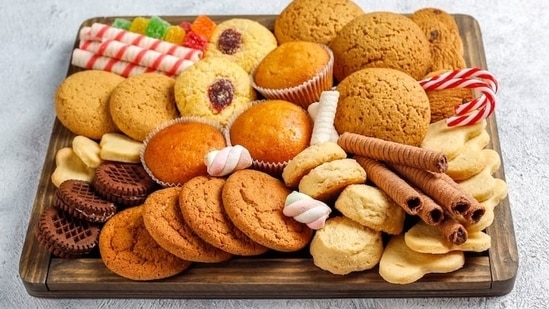 High sugar intake: Excessive sugar consumption may contribute to NAFLD. Include healthy alternatives to sugar in your diet and eat healthy for curbing unnecessary sweet cravings.&nbsp;