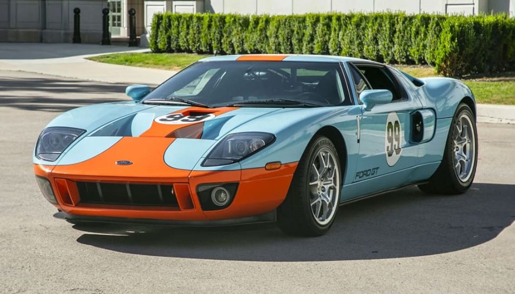 A 94-Mile 2006 Ford GT Heritage Edition Hits the Auction Block