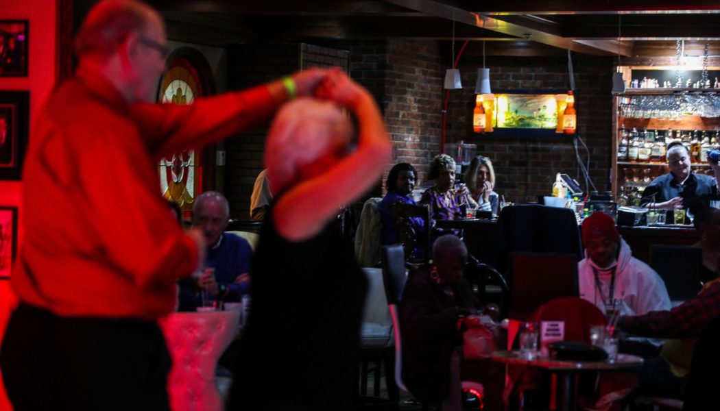 As new Louisville noise policy goes into effect, hundreds fear harm to live music