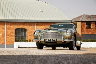 Even at 60 Years Old, the Aston Martin DB5 Still Feels Like a Serious Sports Car