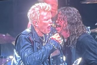 Foo Fighters and Billy Idol cover Sex Pistols' "Pretty Vacant"