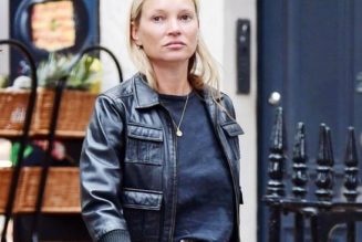 Kate Moss's Simple Jeans-and-Flats Pairing Is All Over Our Autumn Mood Board