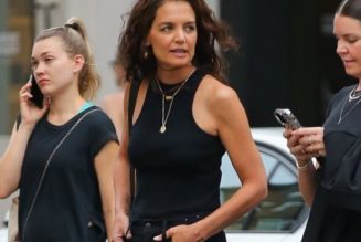 Katie Holmes Just Wore the New Flat-Shoe Trend That Instantly Elevates Jeans