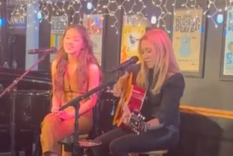 Olivia Rodrigo and Sheryl Crow sing "If It Makes You Happy" at Bluebird Cafe