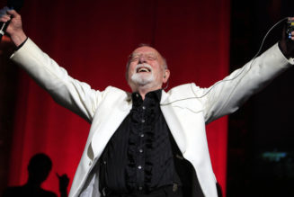 Roger Whittaker, Balladeer With an International Following, Dies at 87