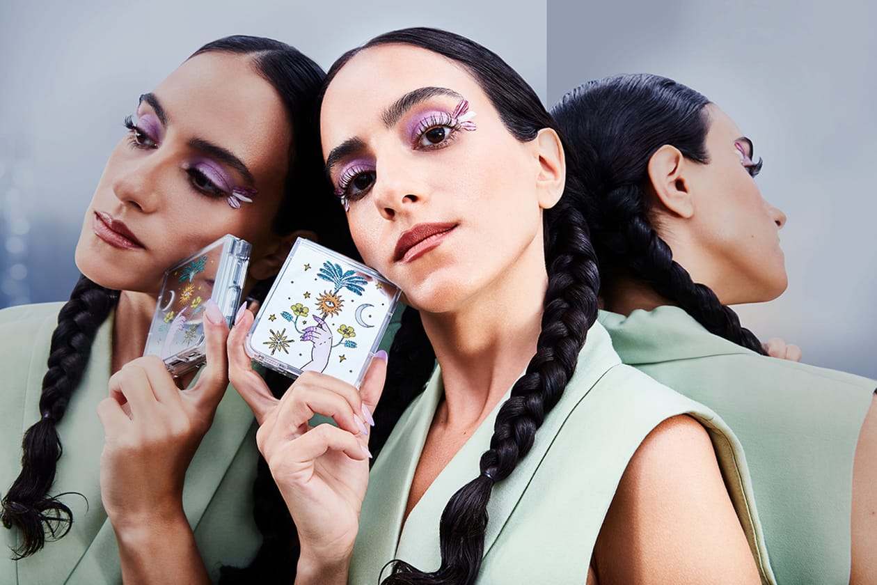 samsung galaxy z flip5 phone collection tote bag abaya illustrator nourie flayhan art inspiration palm trees