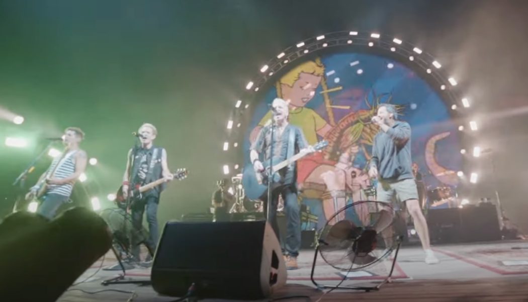The Offspring joined by Sum 41 and Simple Plan members for "Why Don't You Get a Job?"