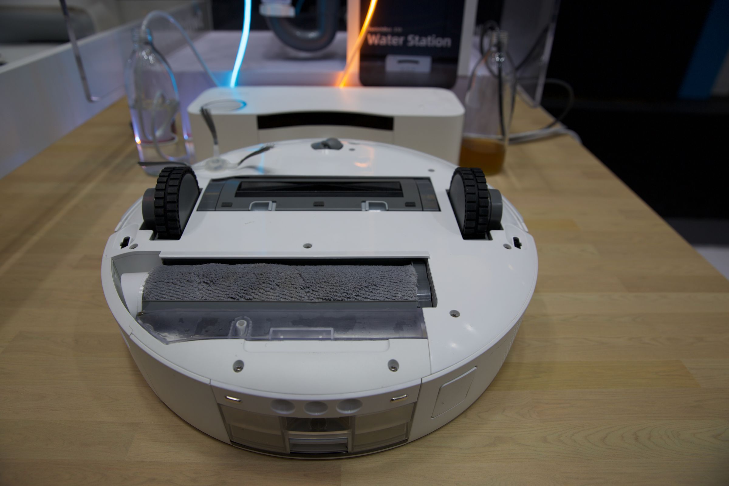 The removable and replaceable roller mop simultaneously scrubs and washes, performing a self-clean 300 times per minute.