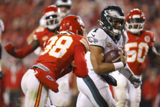 Chiefs offense lets down, makes big mistakes in allowing the Eagles to pull off a win