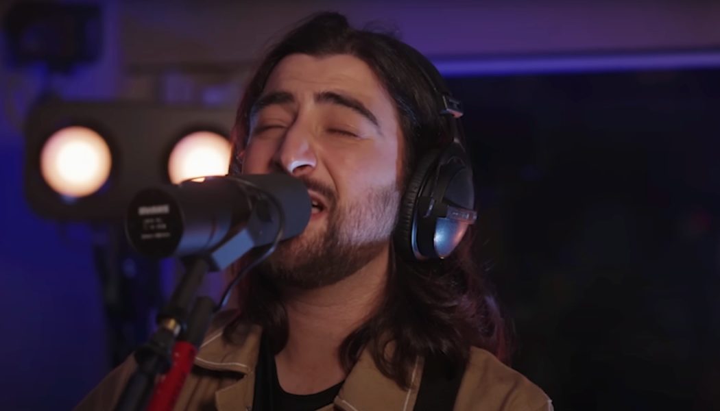 Noah Kahan covers Olivia Rodrigo’s “lacy”