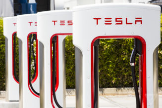 Tesla introduces new fee to limit congestion at Superchargers